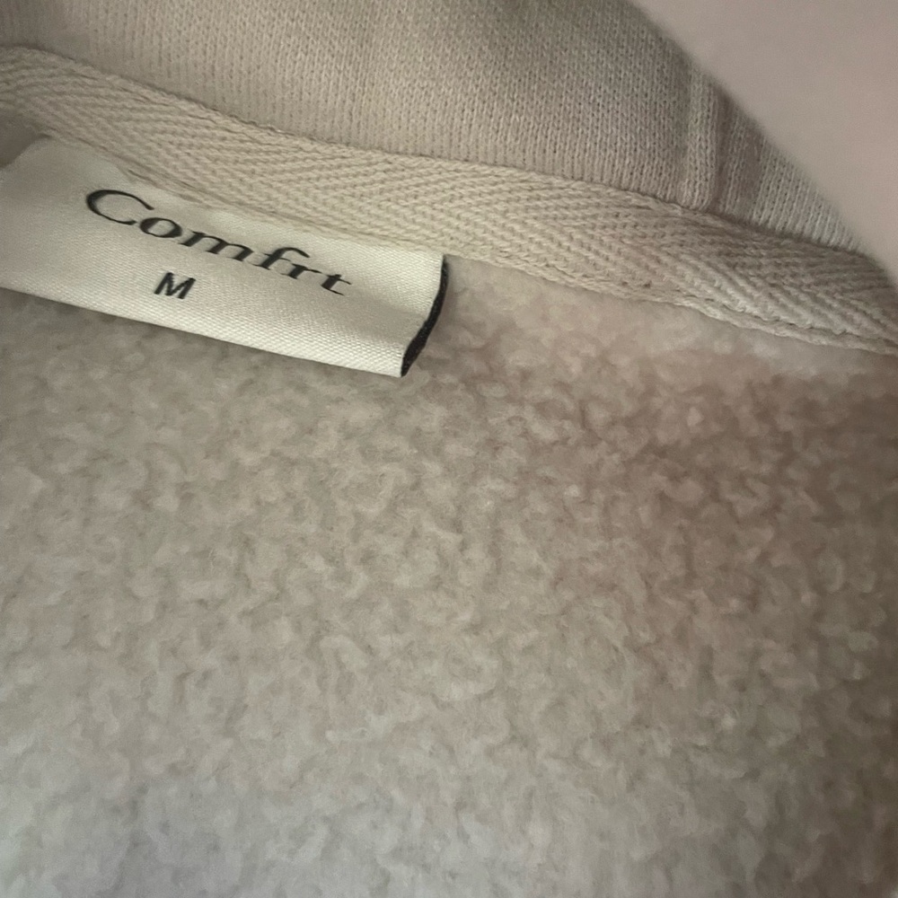Comfrt Cream Oversized Hoodie with Heart Detail - Picture 8 of 8